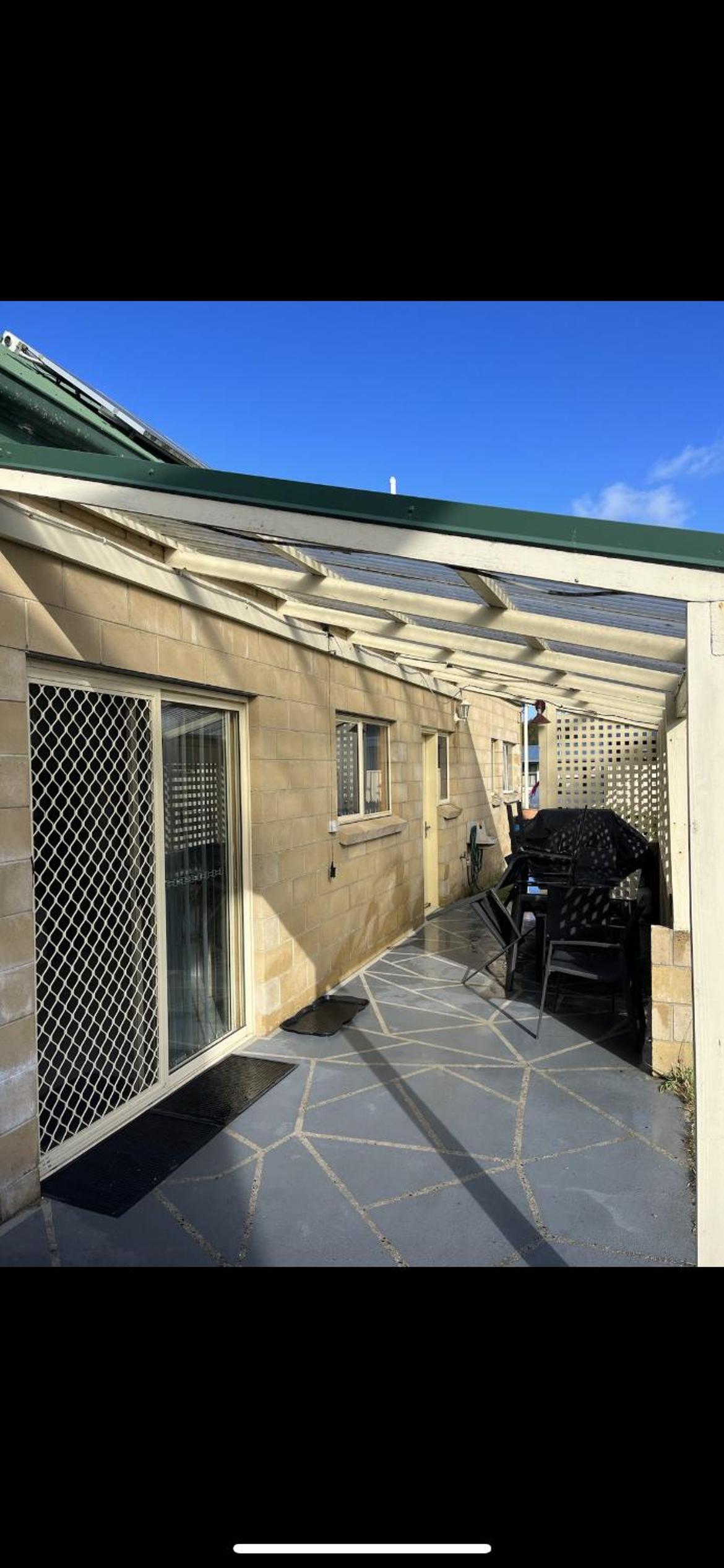 ‘Rose Cottage’ sisters beach accommodation