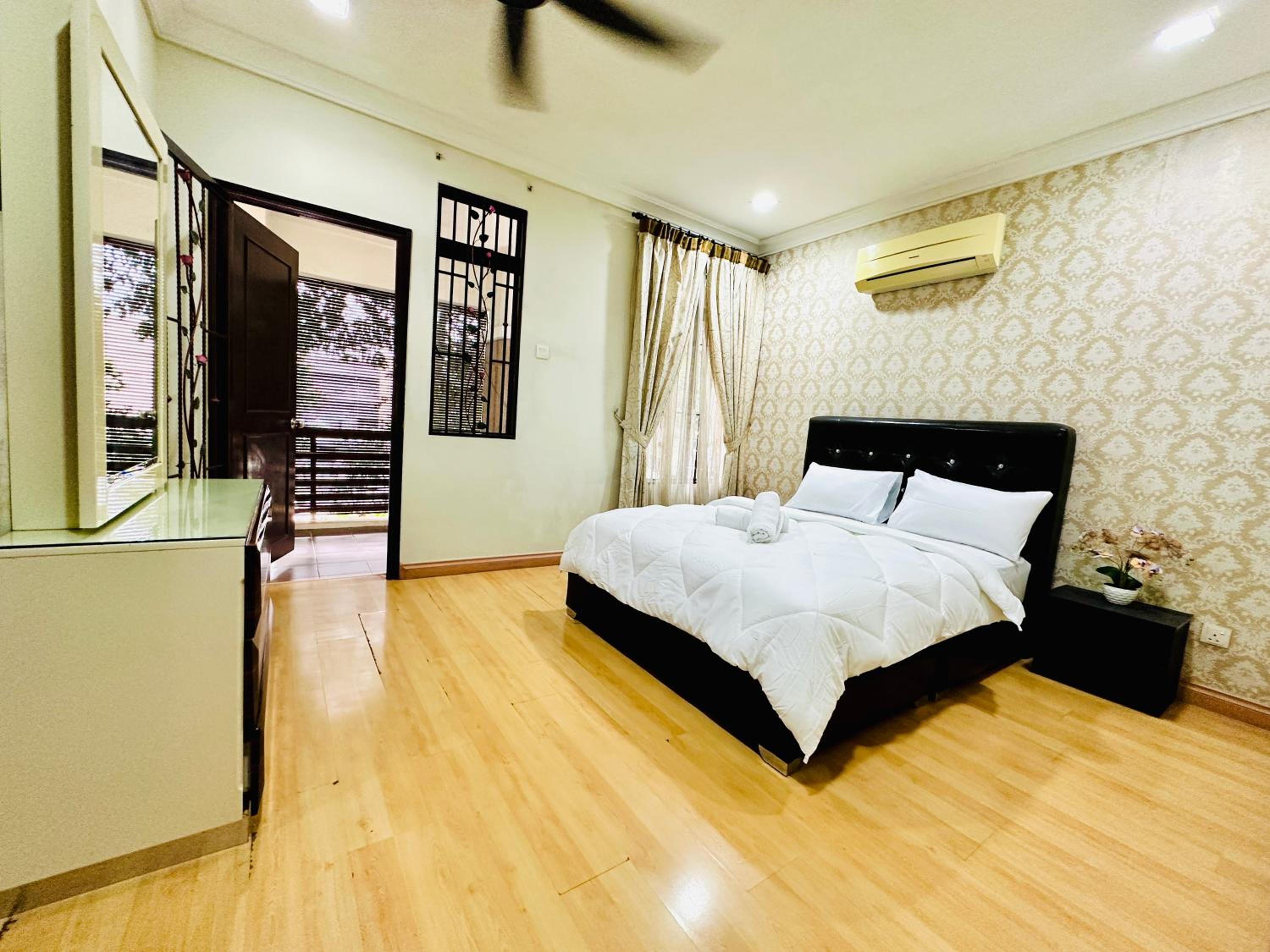 FamilyHaven at Presint 18 by Elitestay [5Rooms] photo 8