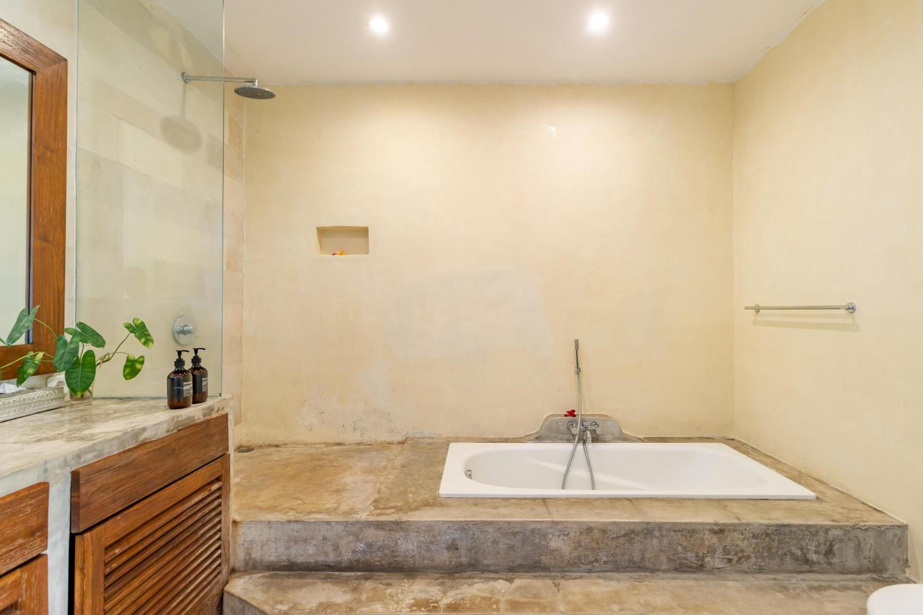 Villa Telma - Charming 2BR Villa in Central Seminyak, Walking Distance to Eat Street