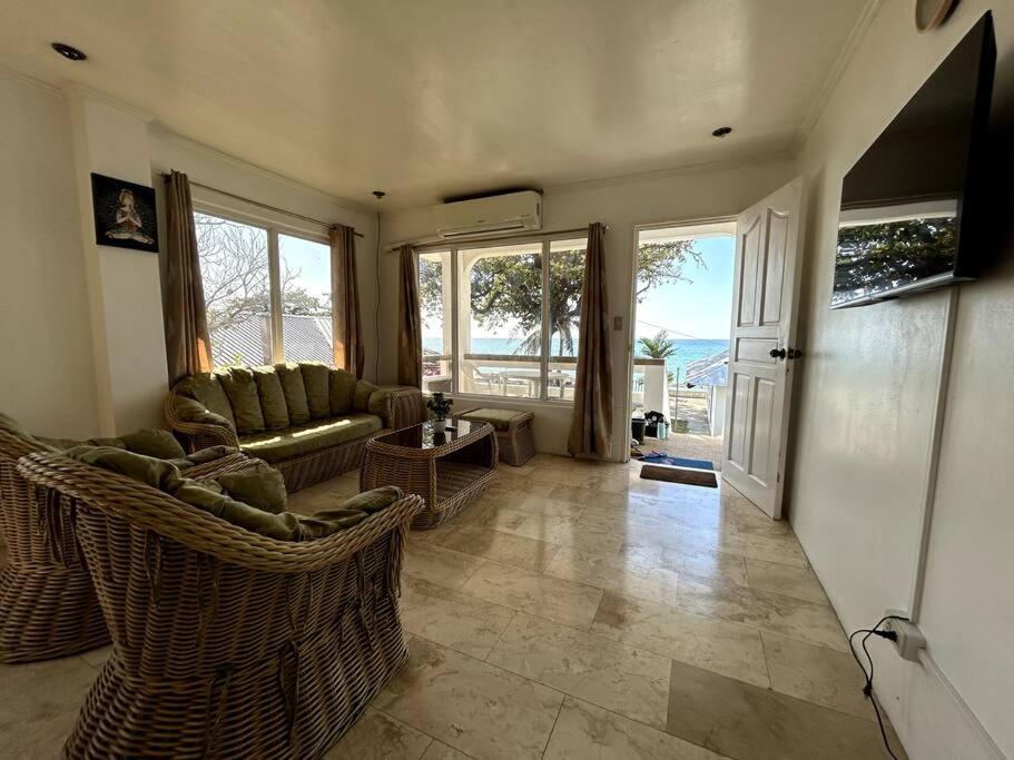 Bobby's Villa Beachfront, Paringao, La Union
