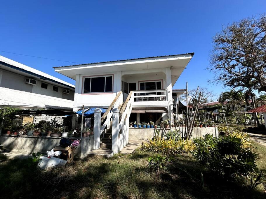 Bobby's Villa Beachfront, Paringao, La Union