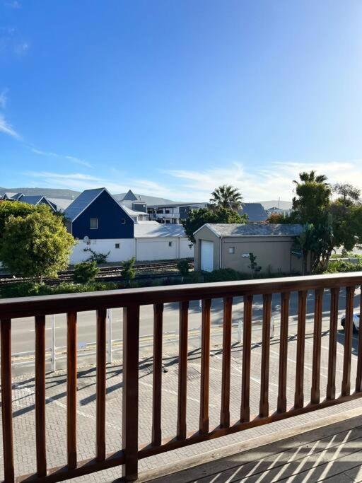Right in the heart of Knysna view 4