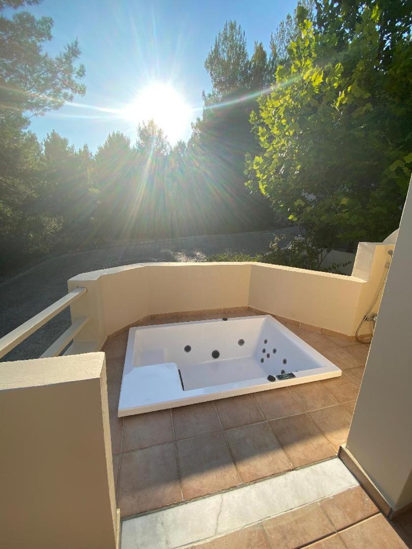 Alonissos Beach Bungalows And Suites Hotel