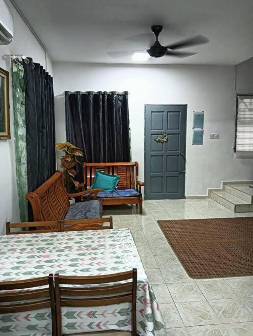 Homestay HNH Melaka (Corner Lot) photo 7