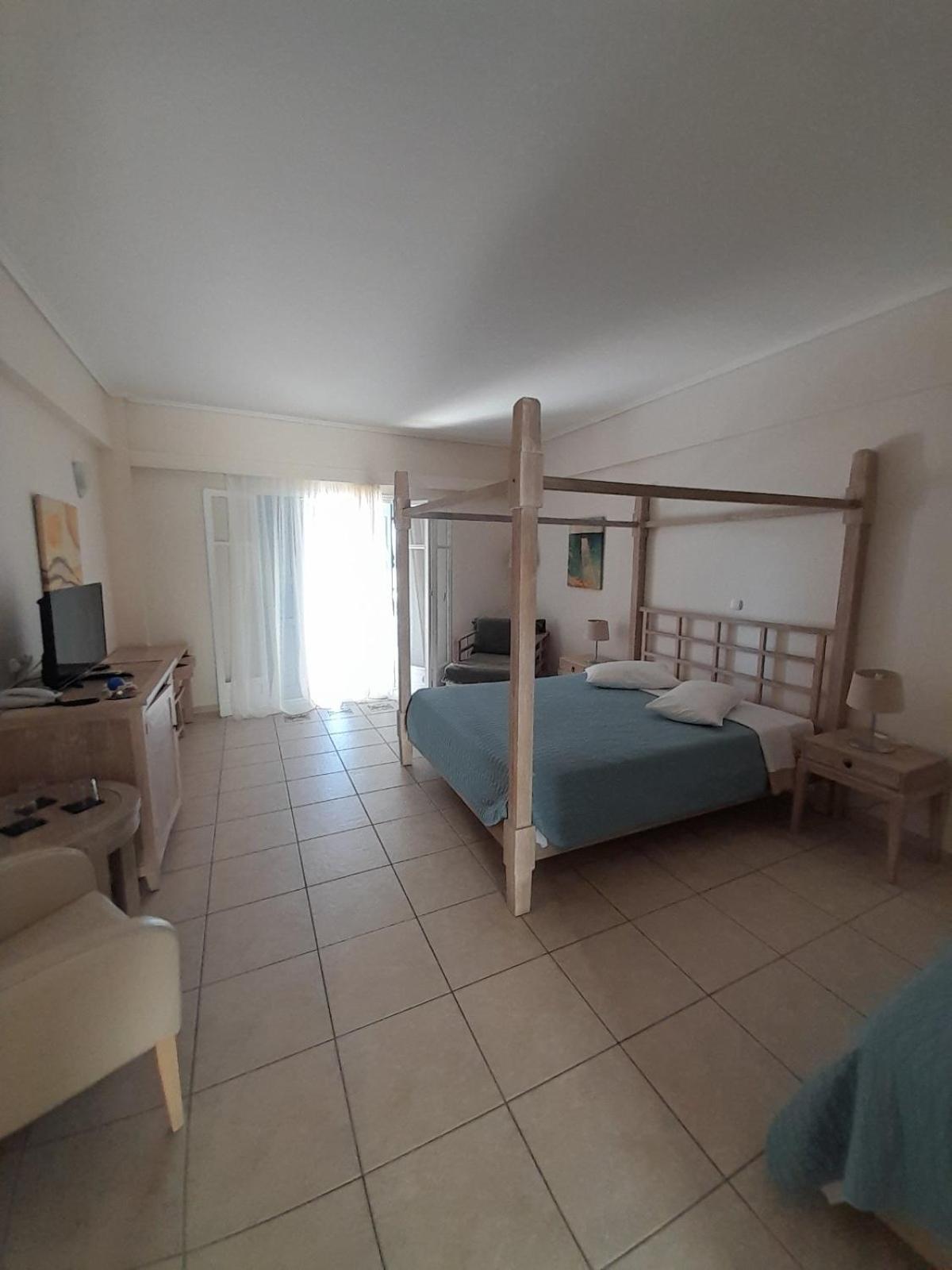 Alonissos Beach Bungalows And Suites Hotel