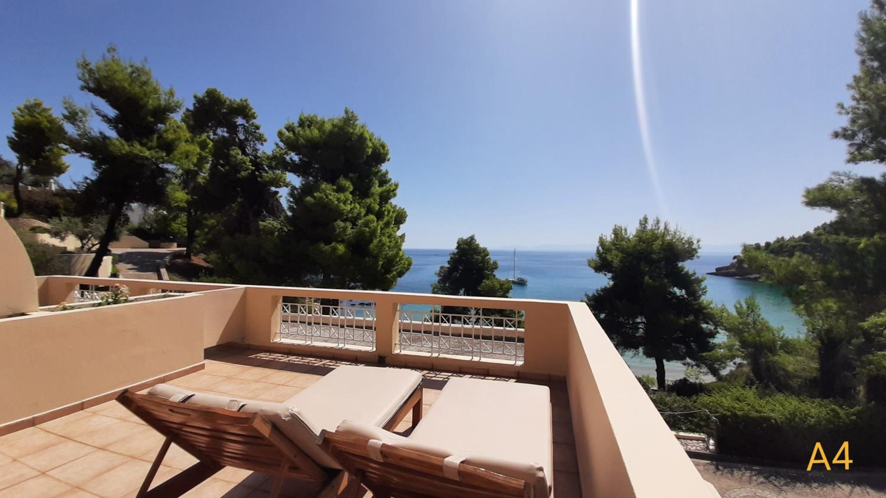 Alonissos Beach Bungalows And Suites Hotel