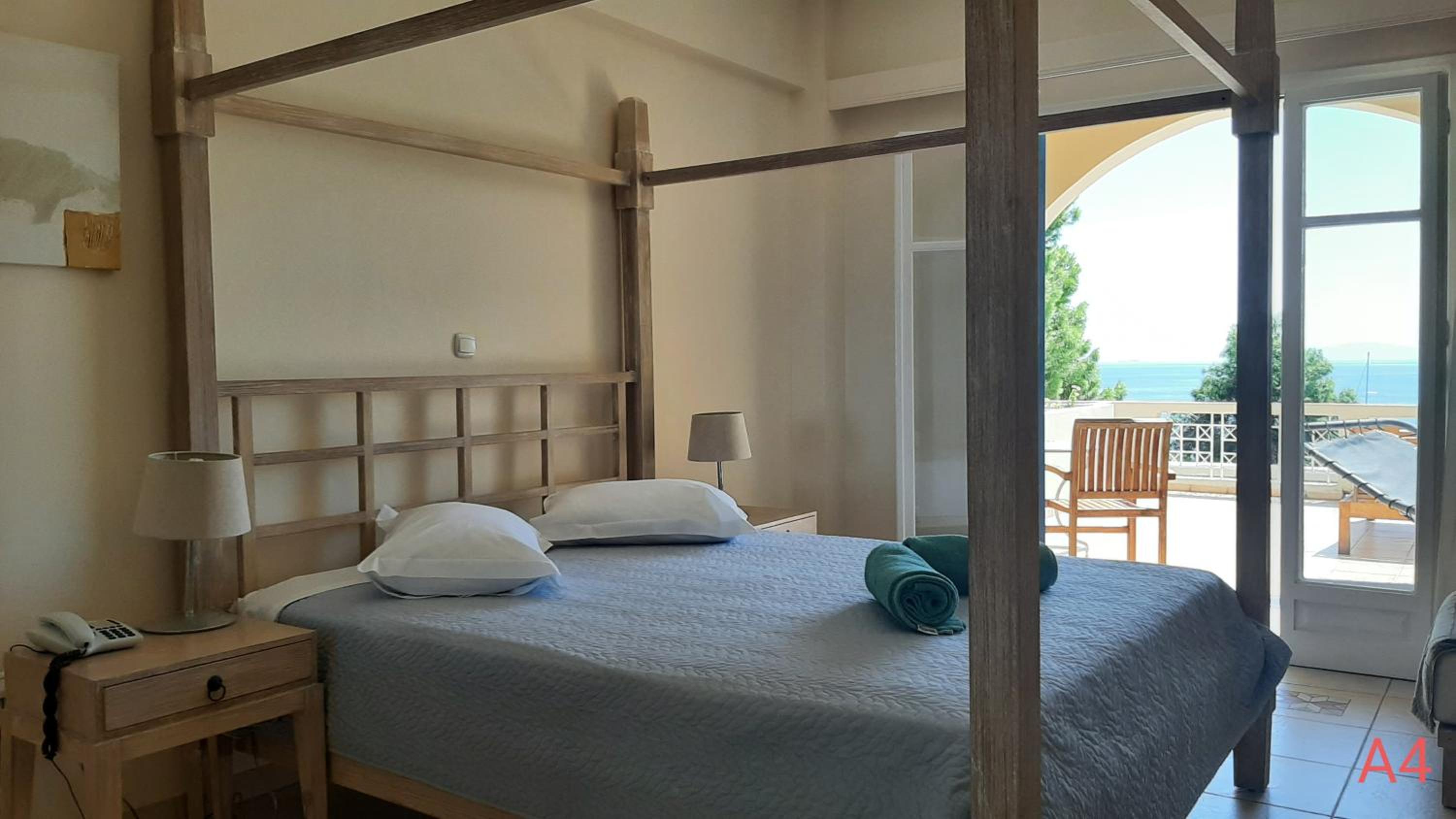 Alonissos Beach Bungalows And Suites Hotel