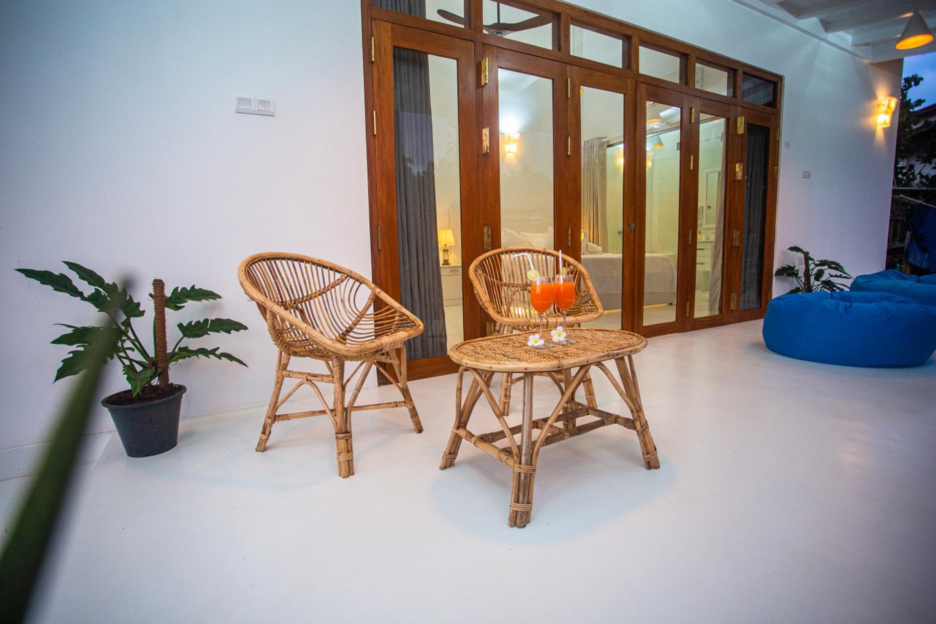 villa Sanford view 3