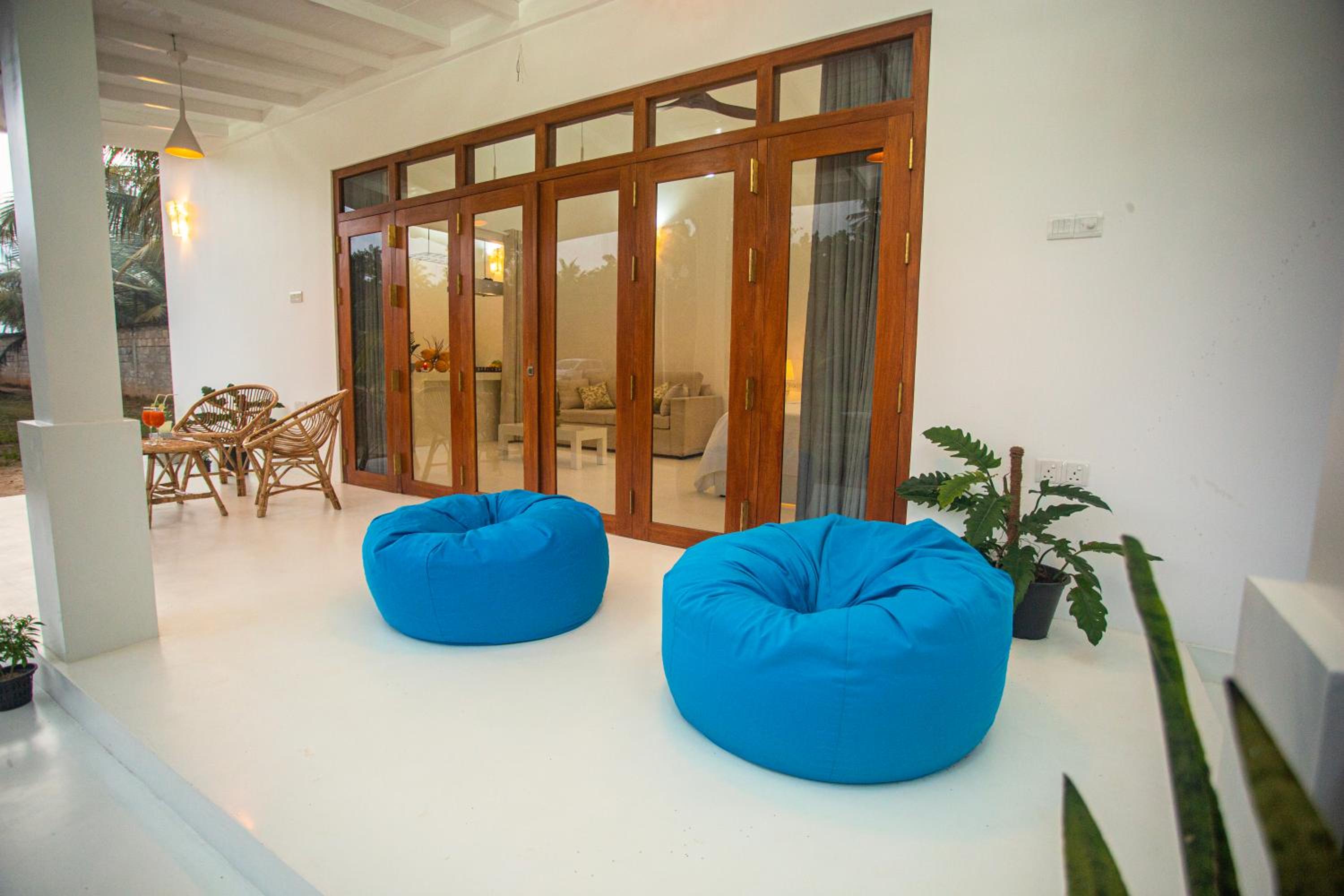 villa Sanford view 2