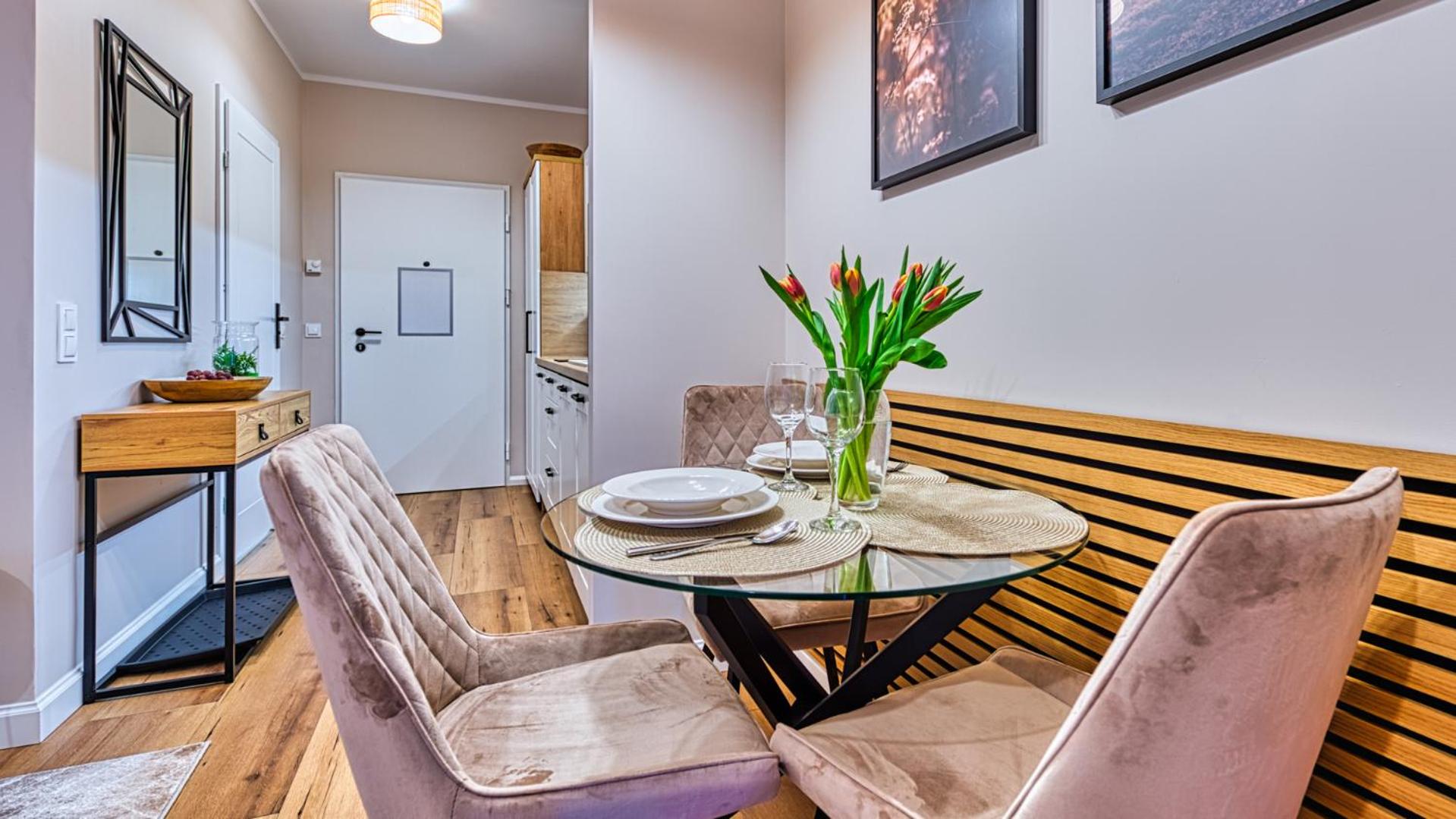 OSTOJA RESIDENCE VIP z sauną, strefą relaksu i pokojem zabaw by Royal Aparts