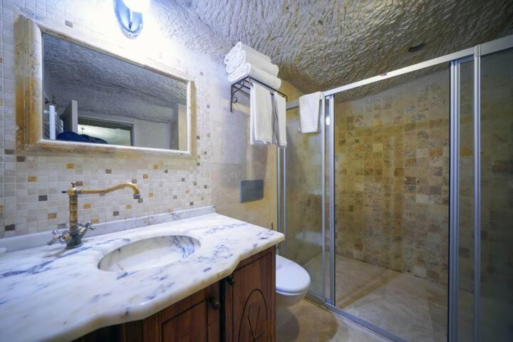 Elysee Cave House - Image 162