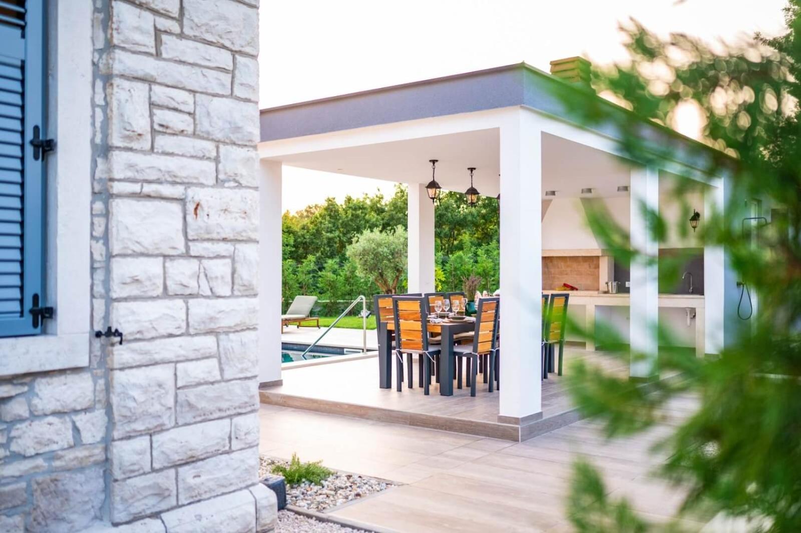 Villa Scvola Elementare Istria - Heated Pool, Private Cinema & EV Connector view 3