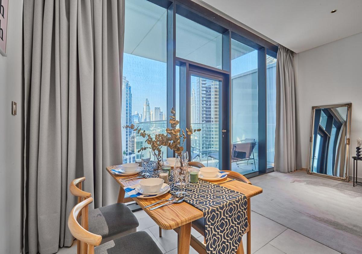 Luxury Studios with Burj Khalifa & Canal View in Downtown - Marquise Square Tower
