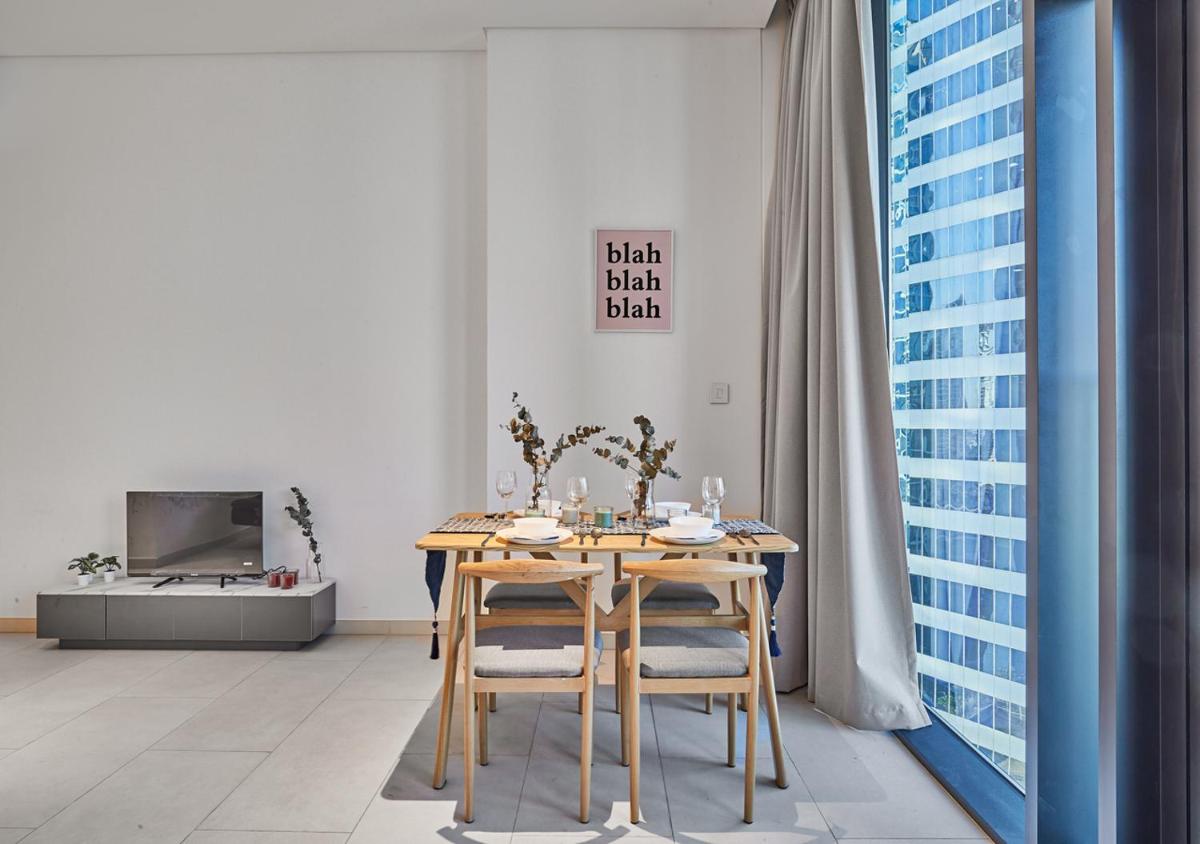 Luxury Studios with Burj Khalifa & Canal View in Downtown - Marquise Square Tower