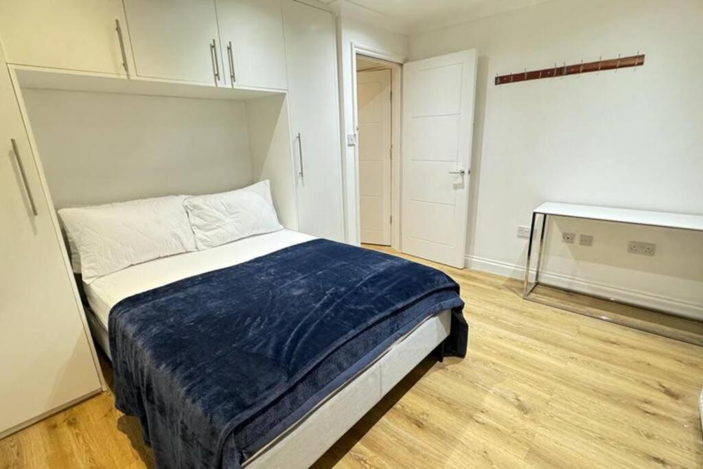 New Croydon Near Waddon Station!