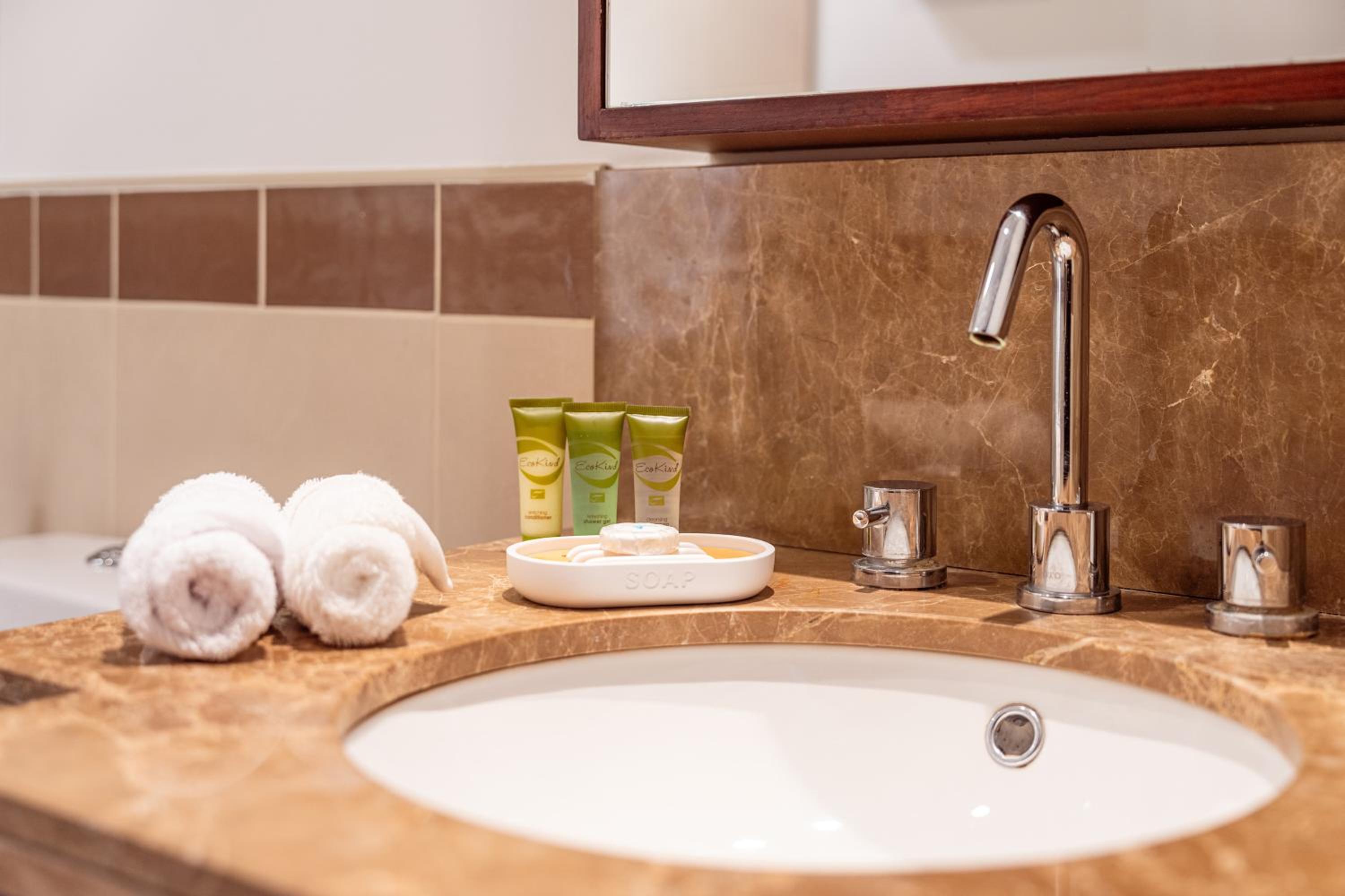 Prime Retreats - 29 Emaar Boulevard Downtown Dubai