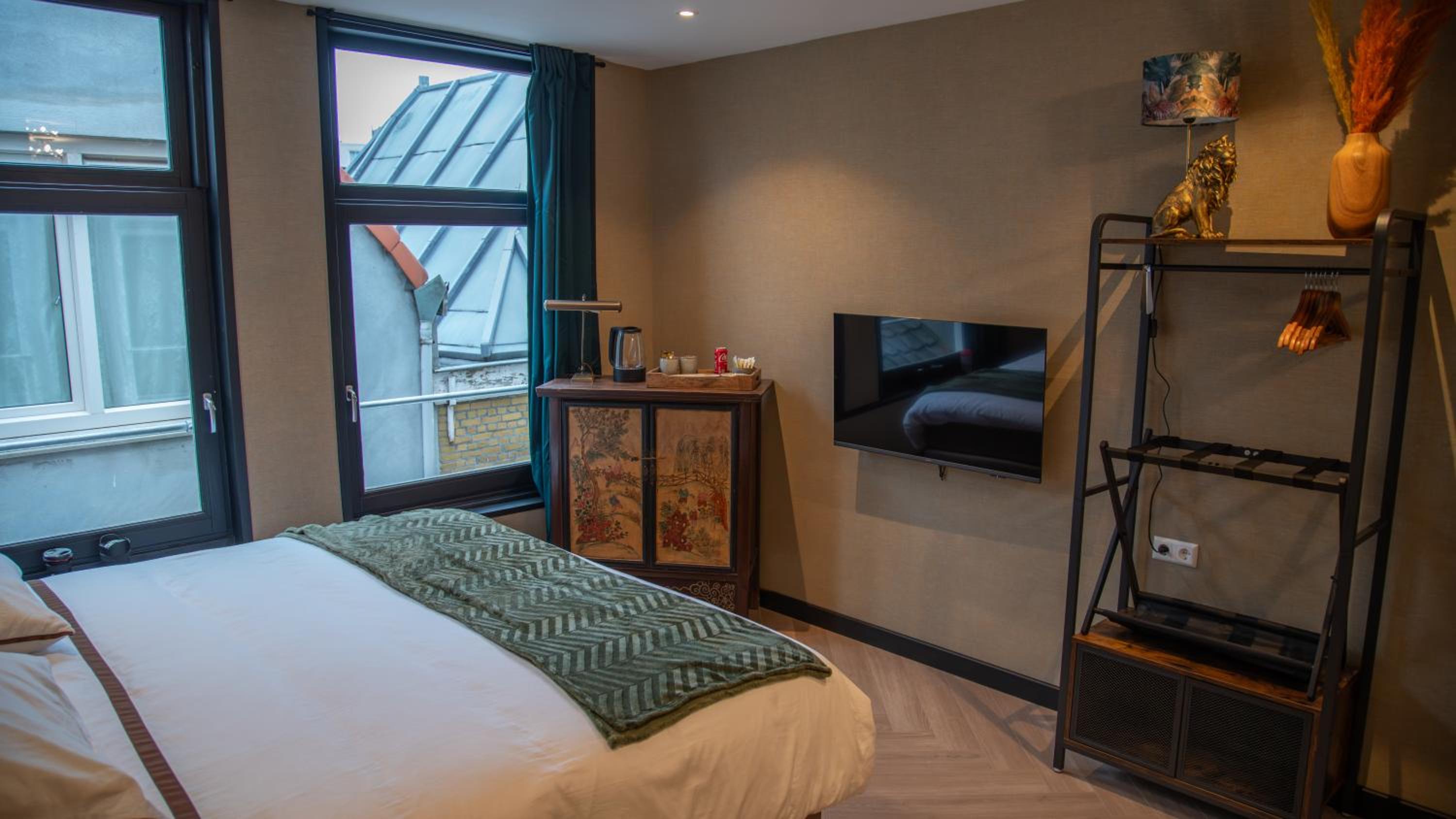 Downtown Suite view 4