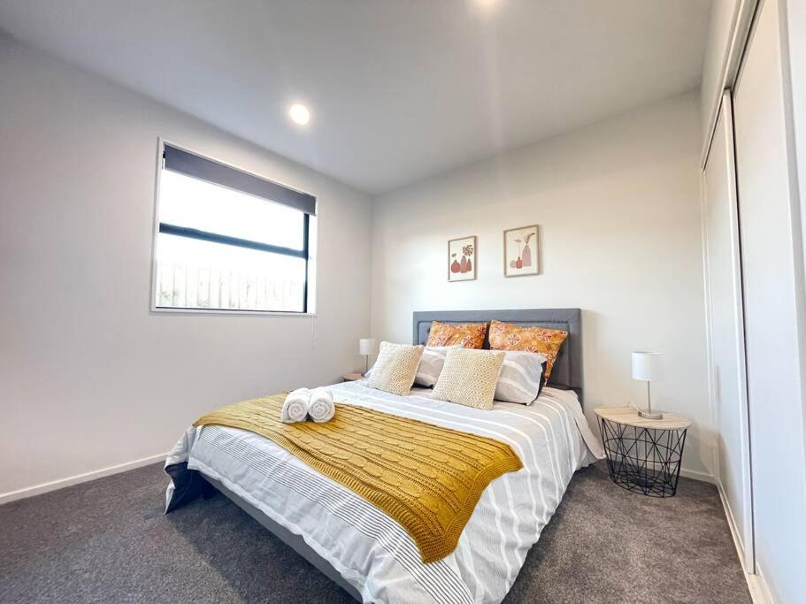 Luxury Brand New 4 Bedroom Family Retreat view 5