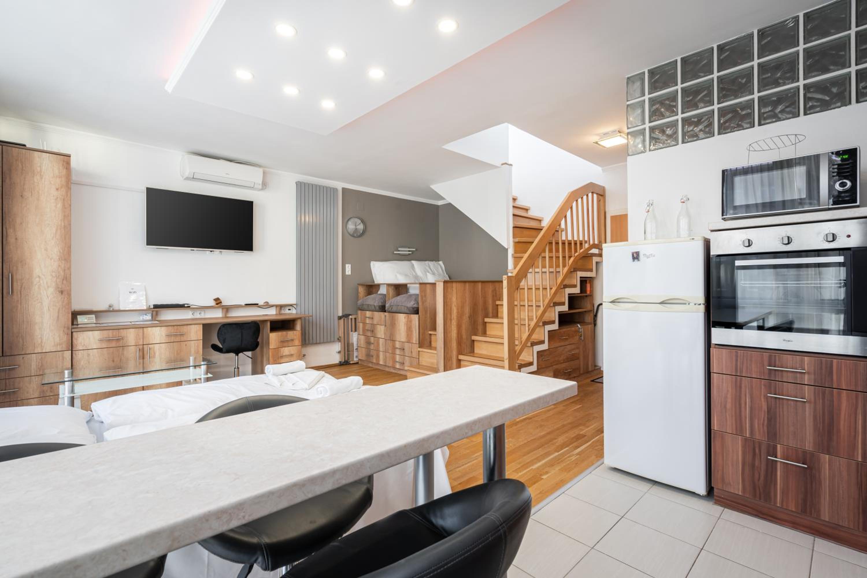 Eclipse Elegance Apartment