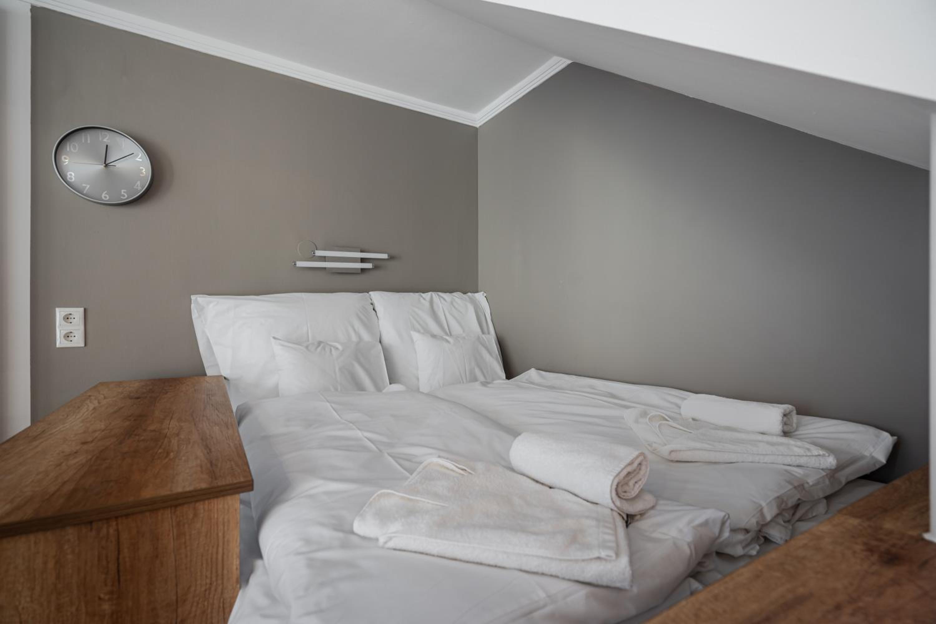 Eclipse Elegance Apartment