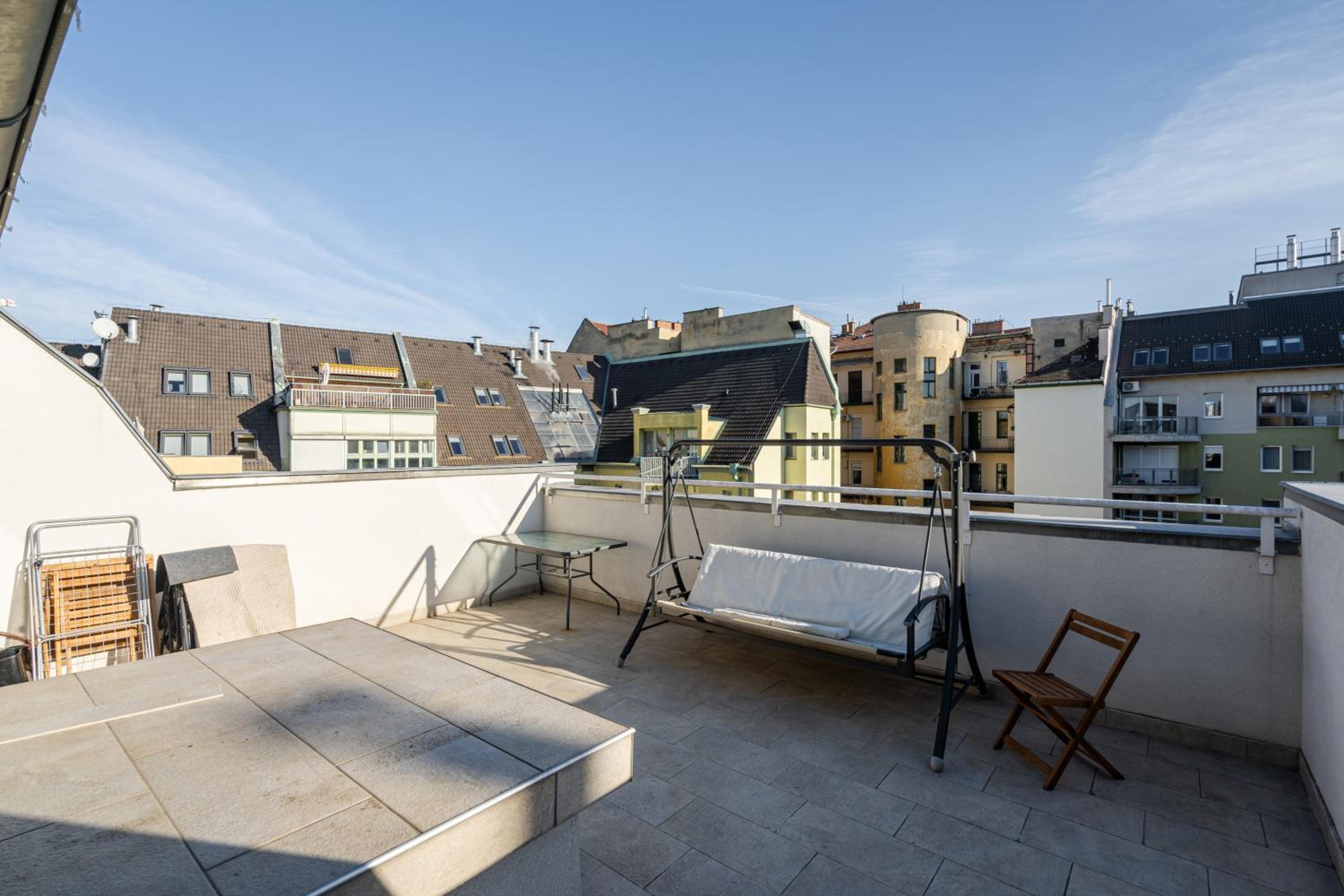 Eclipse Elegance Apartment