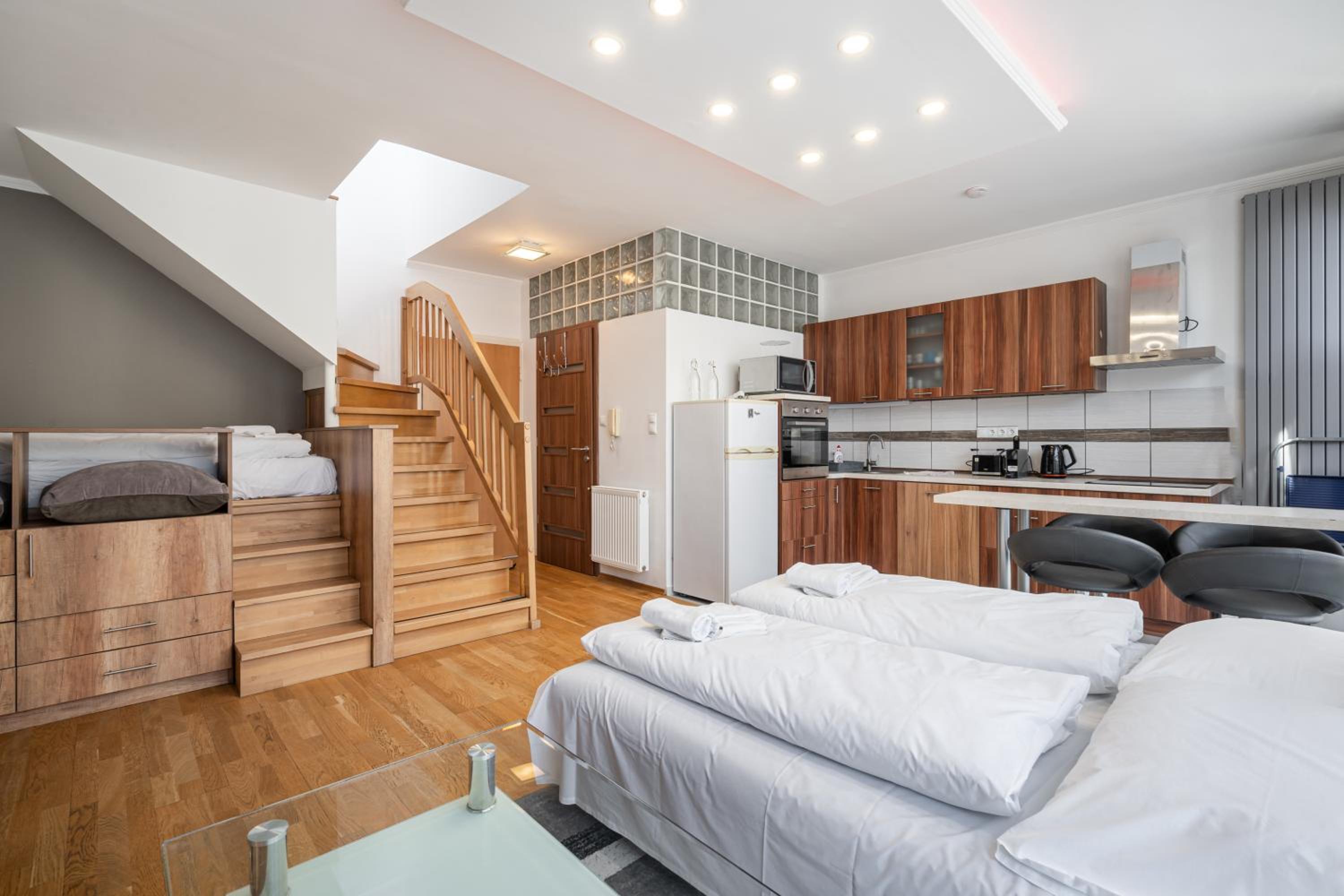 Eclipse Elegance Apartment