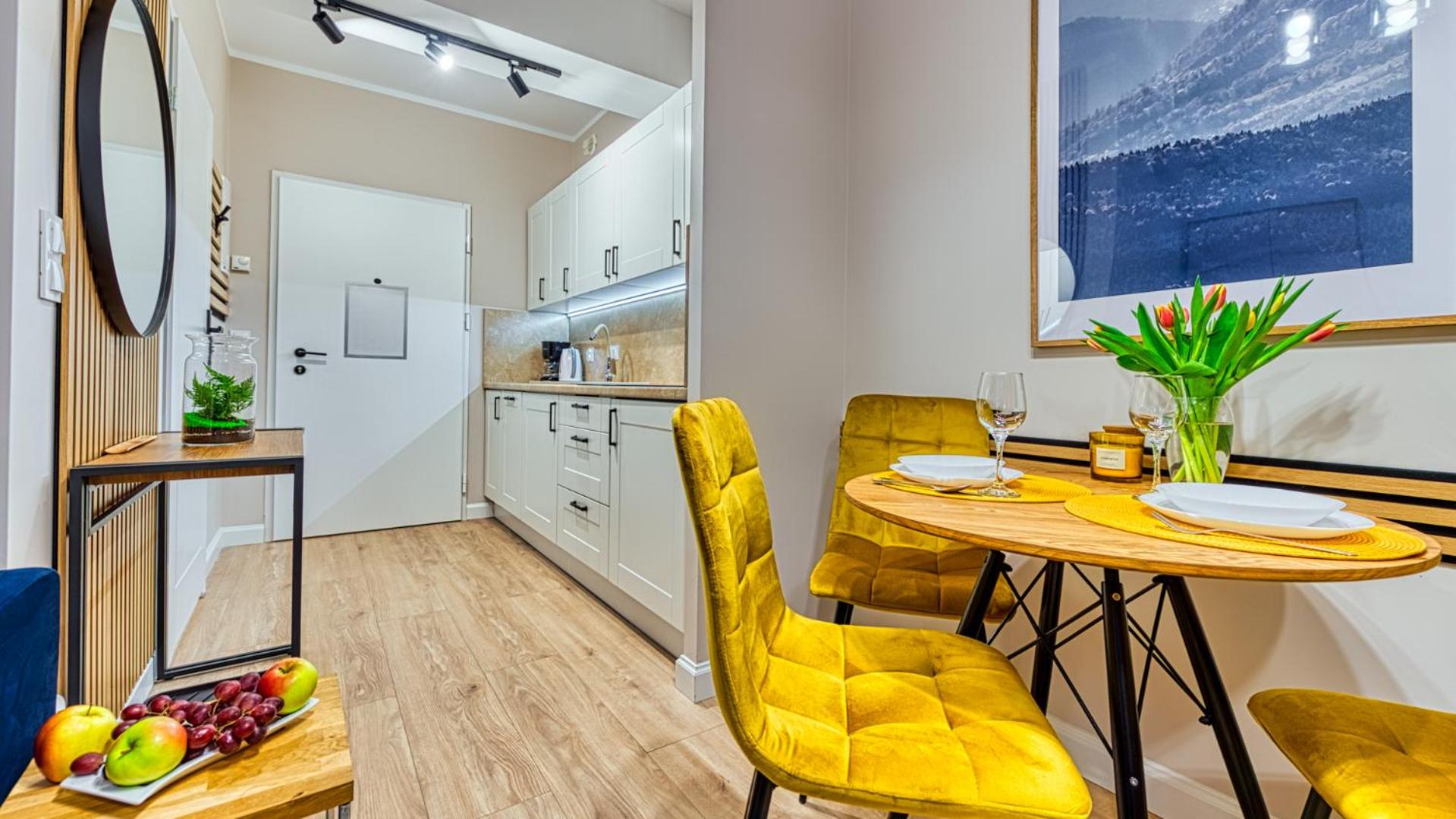 OSTOJA RESIDENCE VIP z sauną, strefą relaksu i pokojem zabaw by Royal Aparts