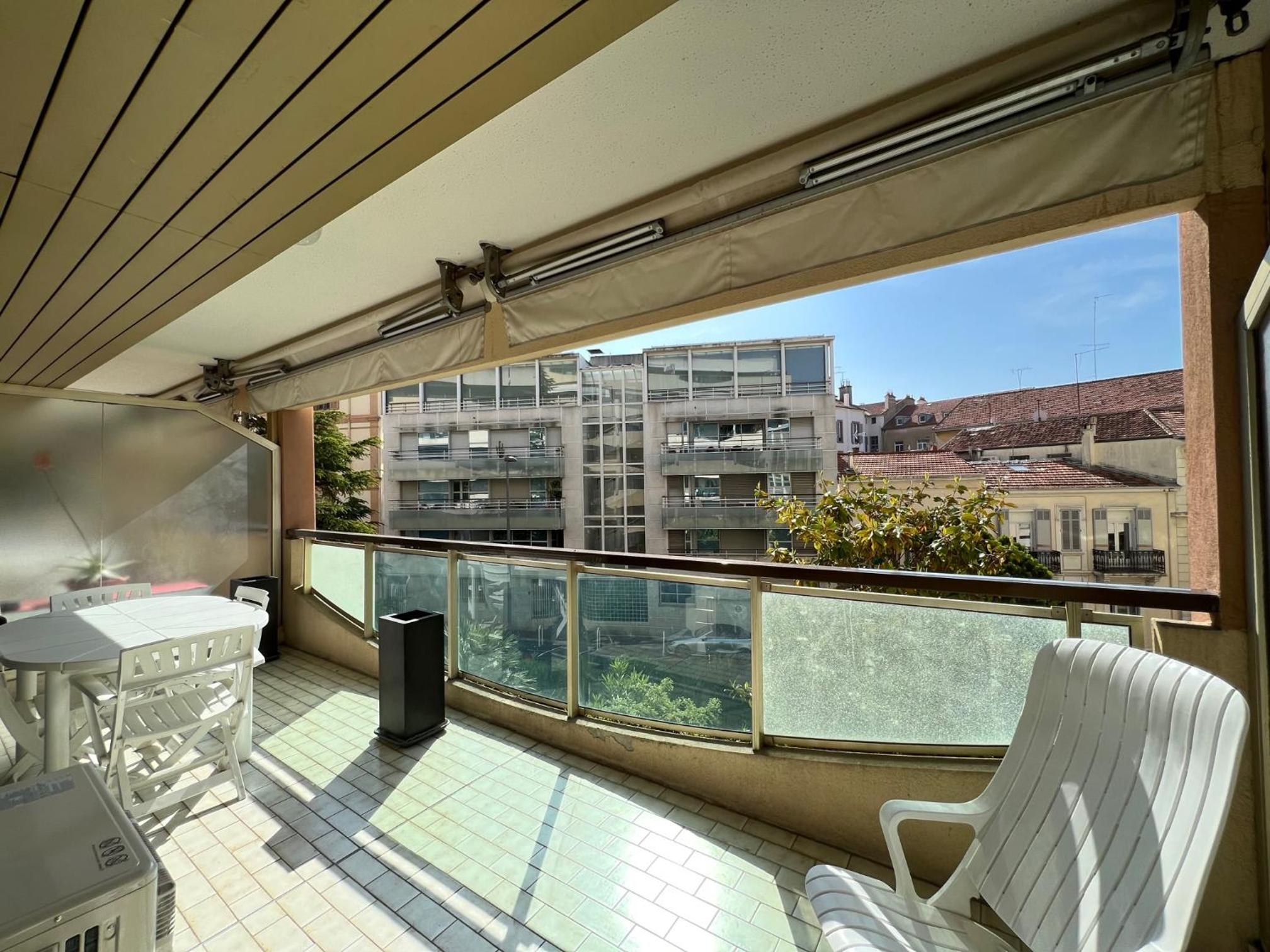 Cannes center 2, by Welcome to Cannes photo 4