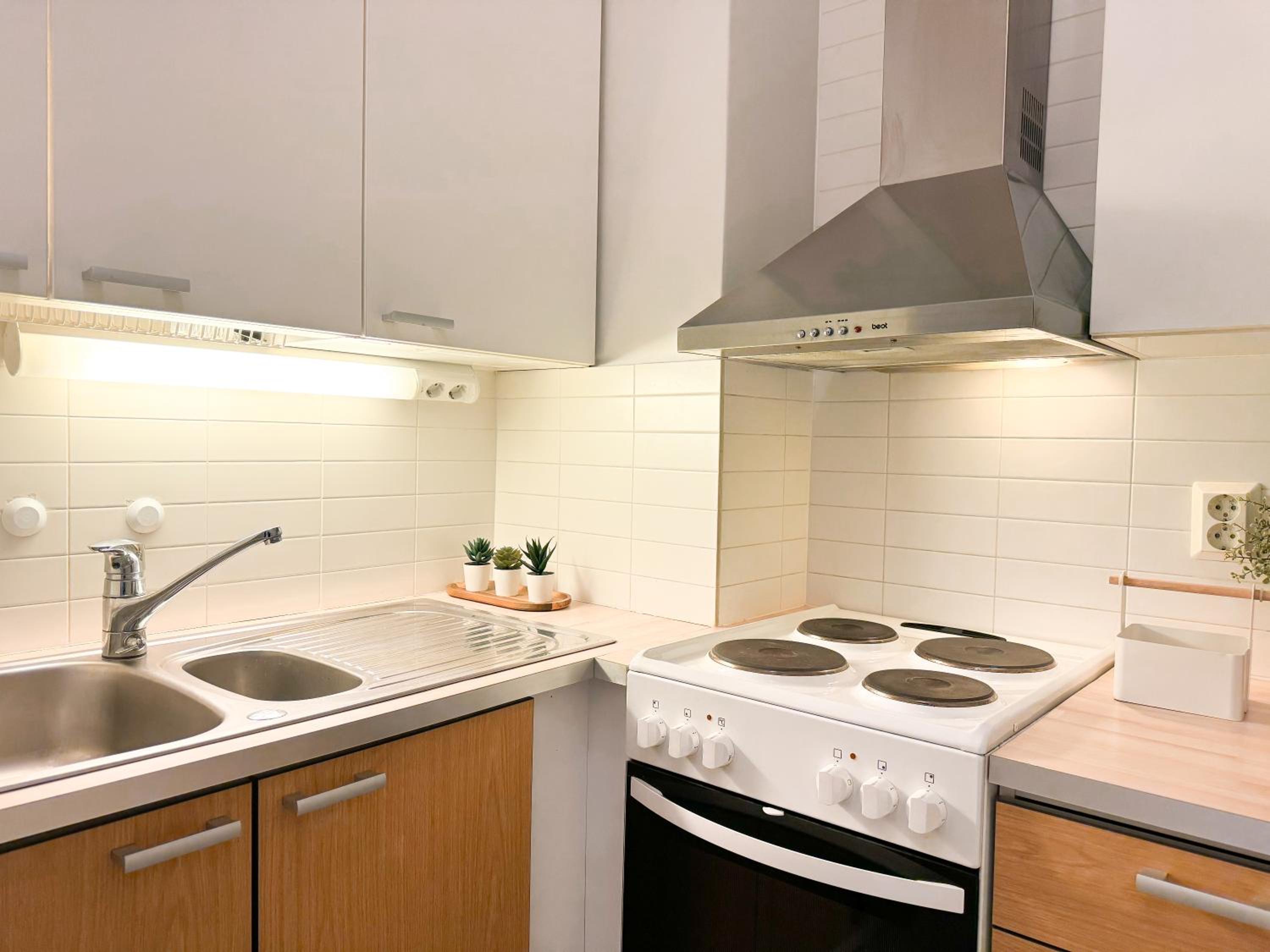 Aurora Central Suite IV By BookLapland
