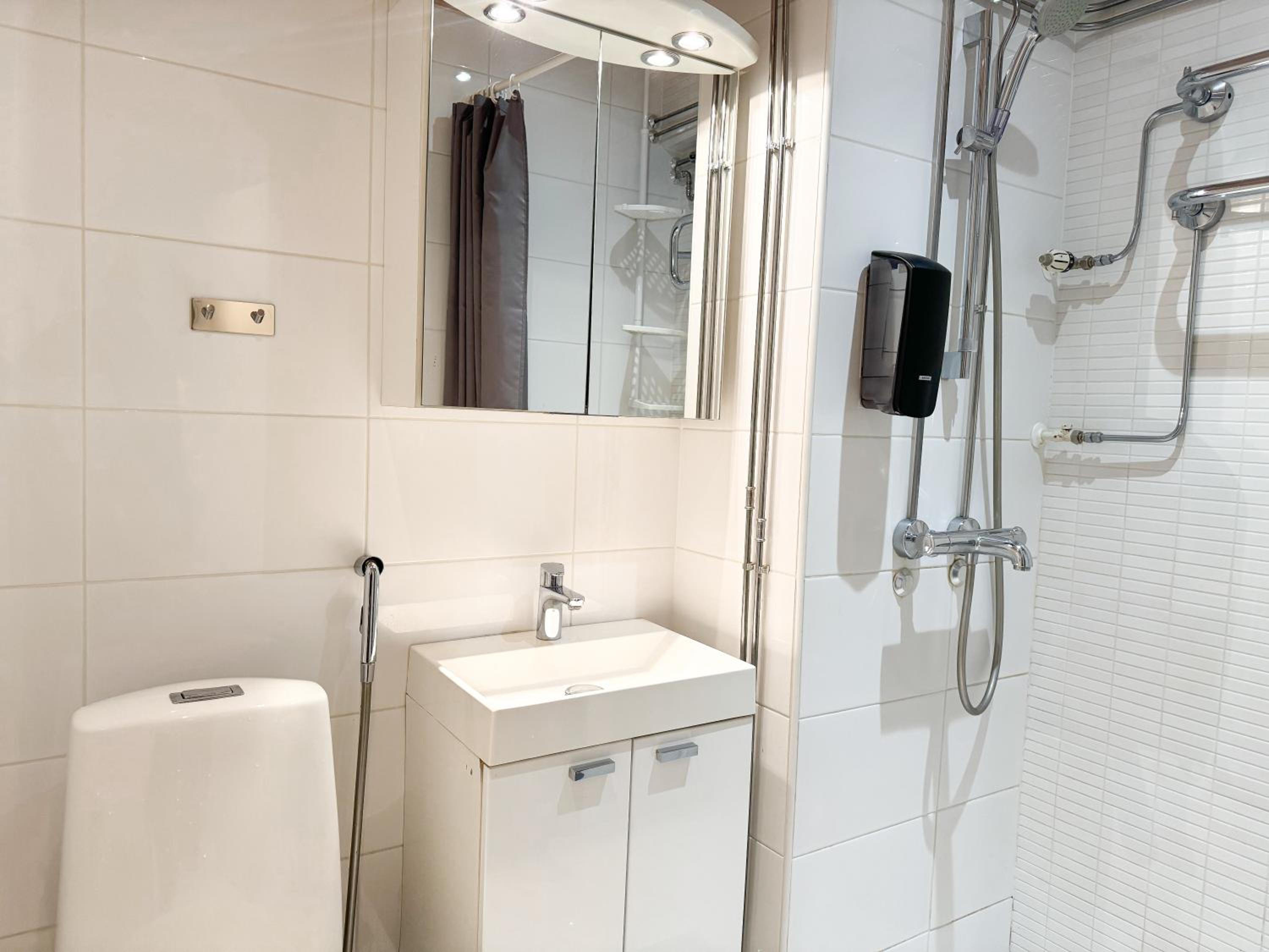 Aurora Central Suite IV By BookLapland