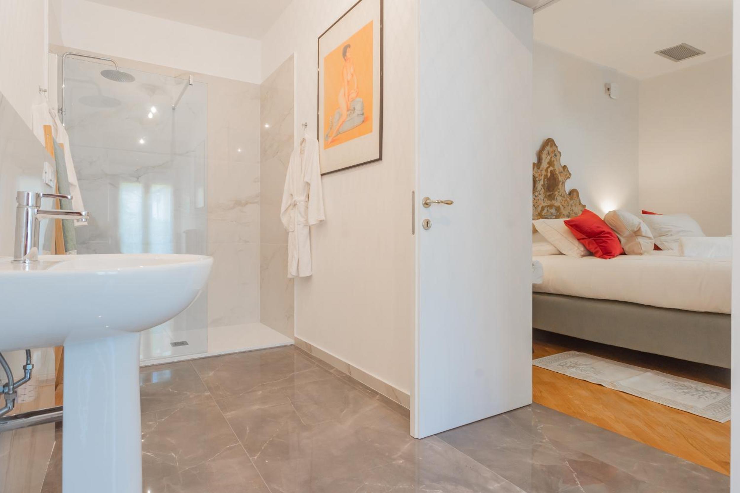 Luxury Apartments in Villa Cardinal Ciceri by Rent All Como photo 5