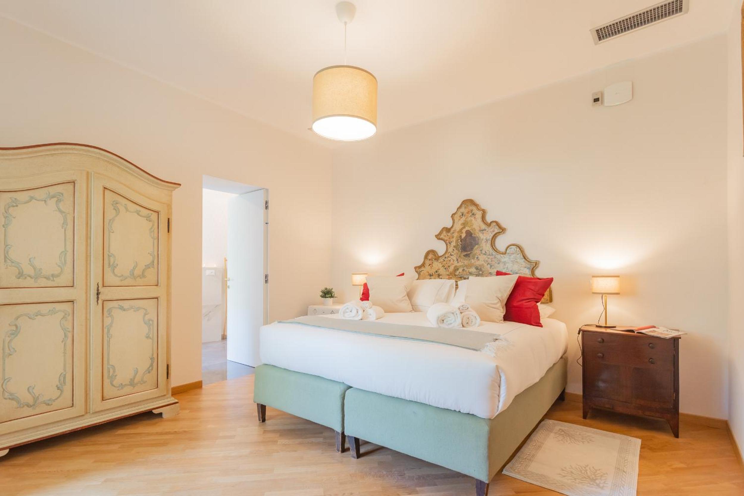Luxury Apartments in Villa Cardinal Ciceri by Rent All Como photo 4