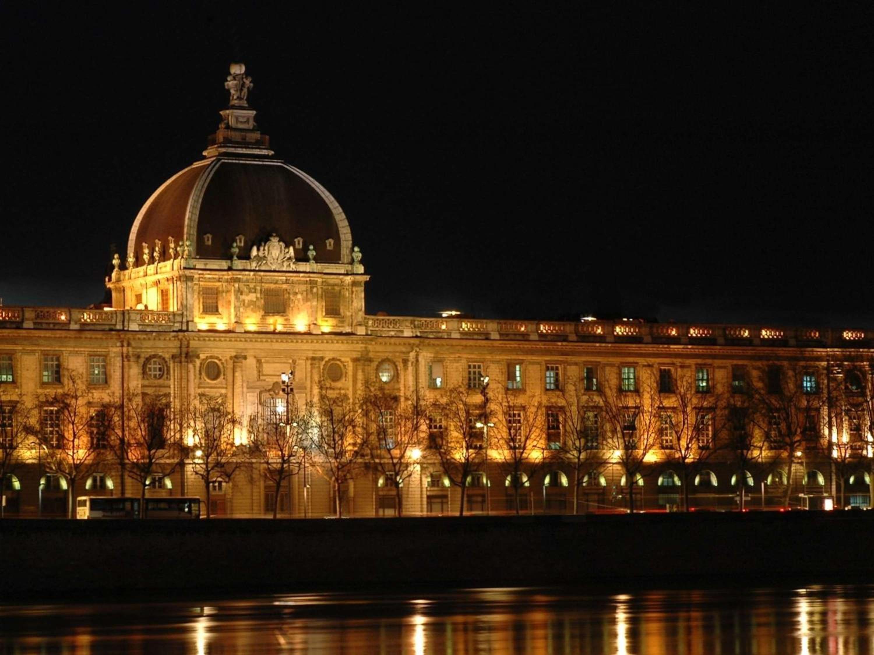 Hotel Hôtel Mercure Lyon Centre Charpennes Parc de la Tête d'Or - Image 1