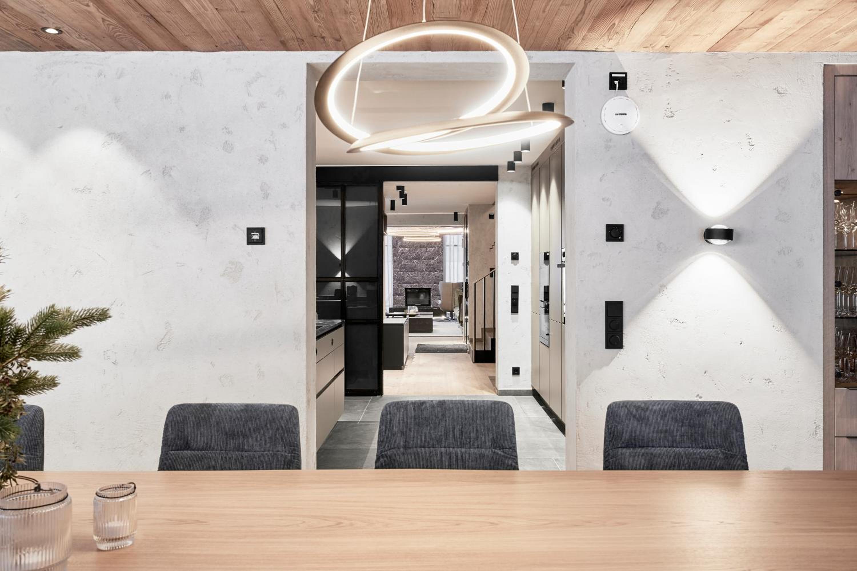 Chalet White Pearl by MYALPS