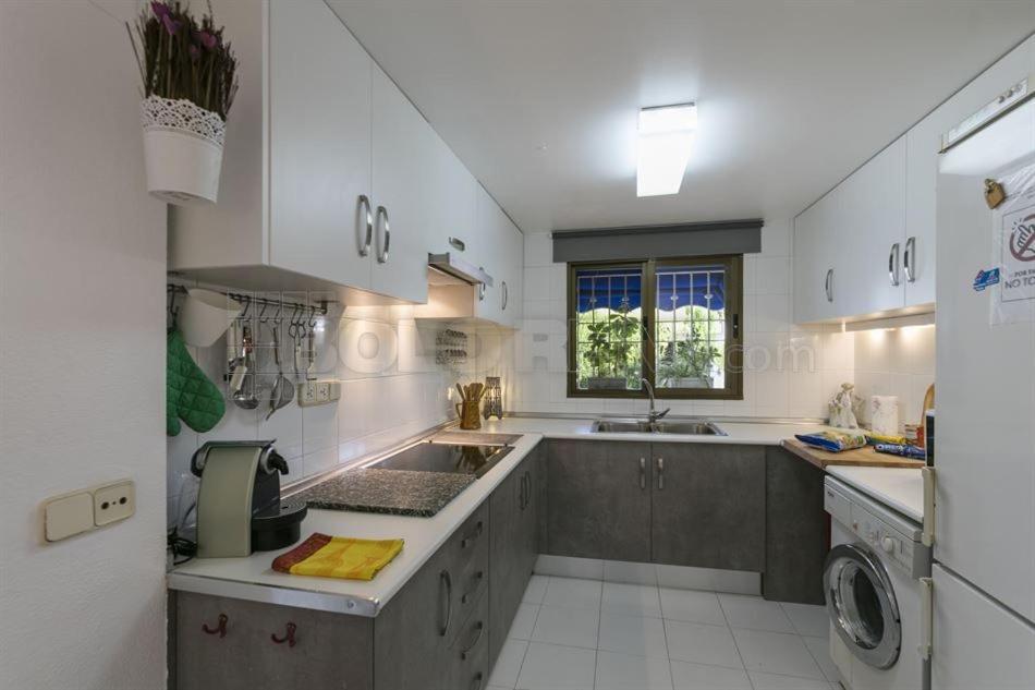 CASA DE LUJO CON PISCINA PRIVADA en ZONA MUY TRANQUILA view 2