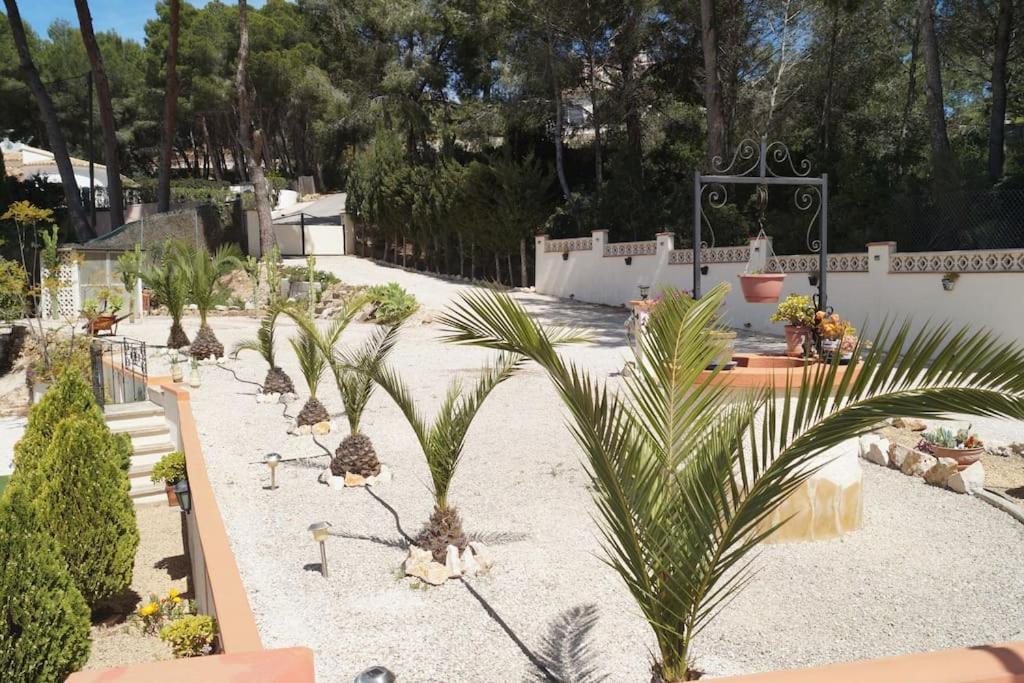 Private/separate floor apartment in a villa near beach