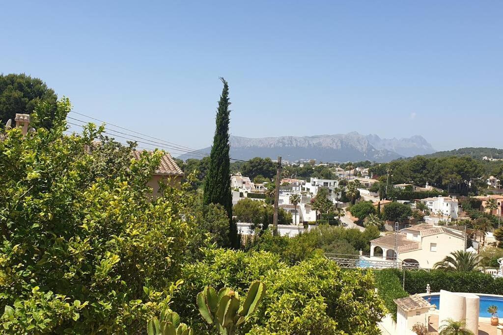 Private/separate floor apartment in a villa near beach