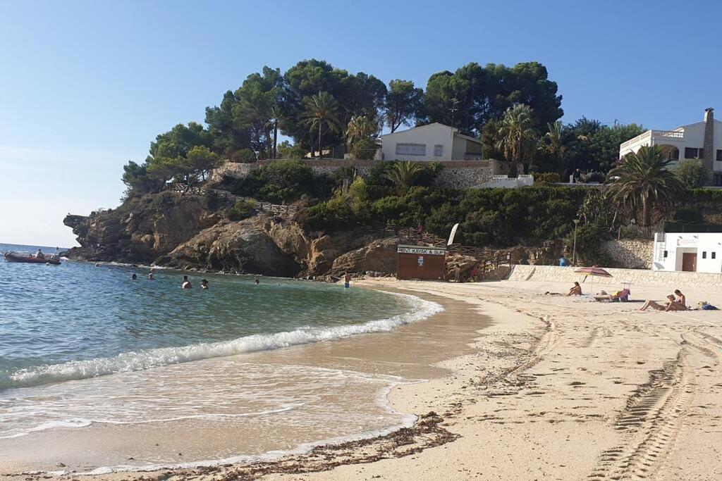 Private/separate floor apartment in a villa near beach