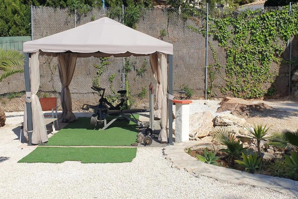 Private/separate floor apartment in a villa near beach