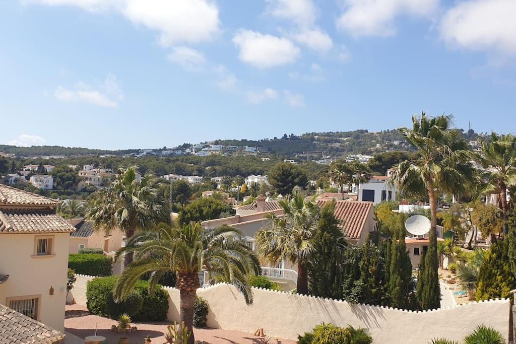 Private/separate floor apartment in a villa near beach