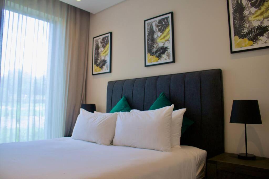 Outstanding 2BR Sandton with a View