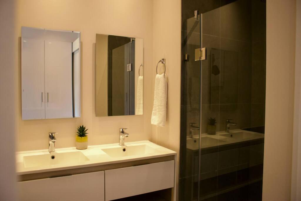 Outstanding 2BR Sandton with a View