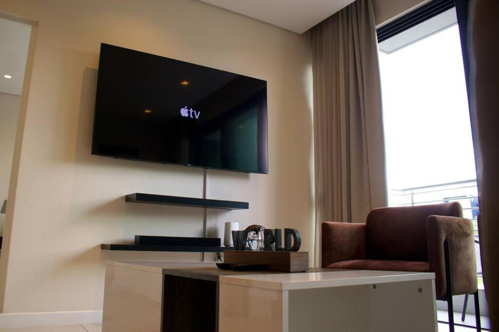 Outstanding 2BR Sandton with a View