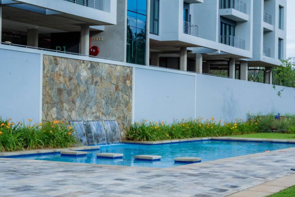 Outstanding 2BR Sandton with a View