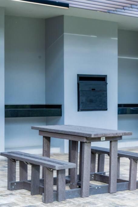 Outstanding 2BR Sandton with a View