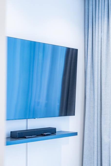 Outstanding 2BR Sandton with a View