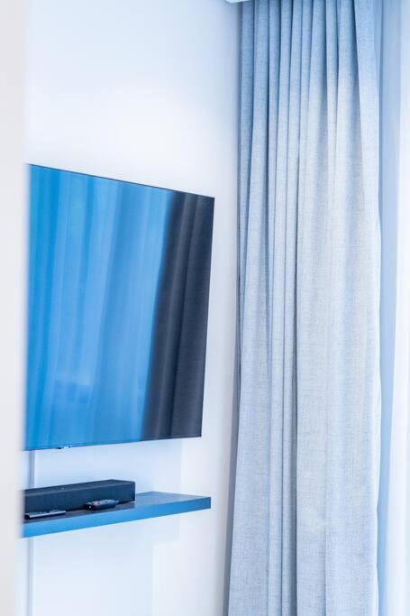 Outstanding 2BR Sandton with a View
