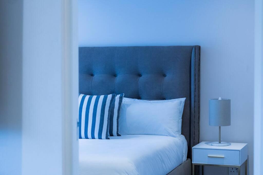 Outstanding 2BR Sandton with a View
