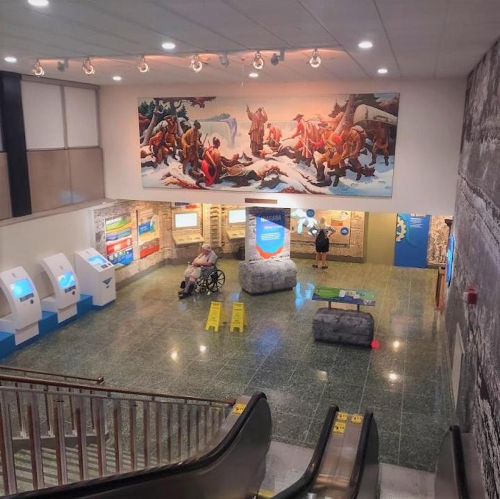Niagara Apartment