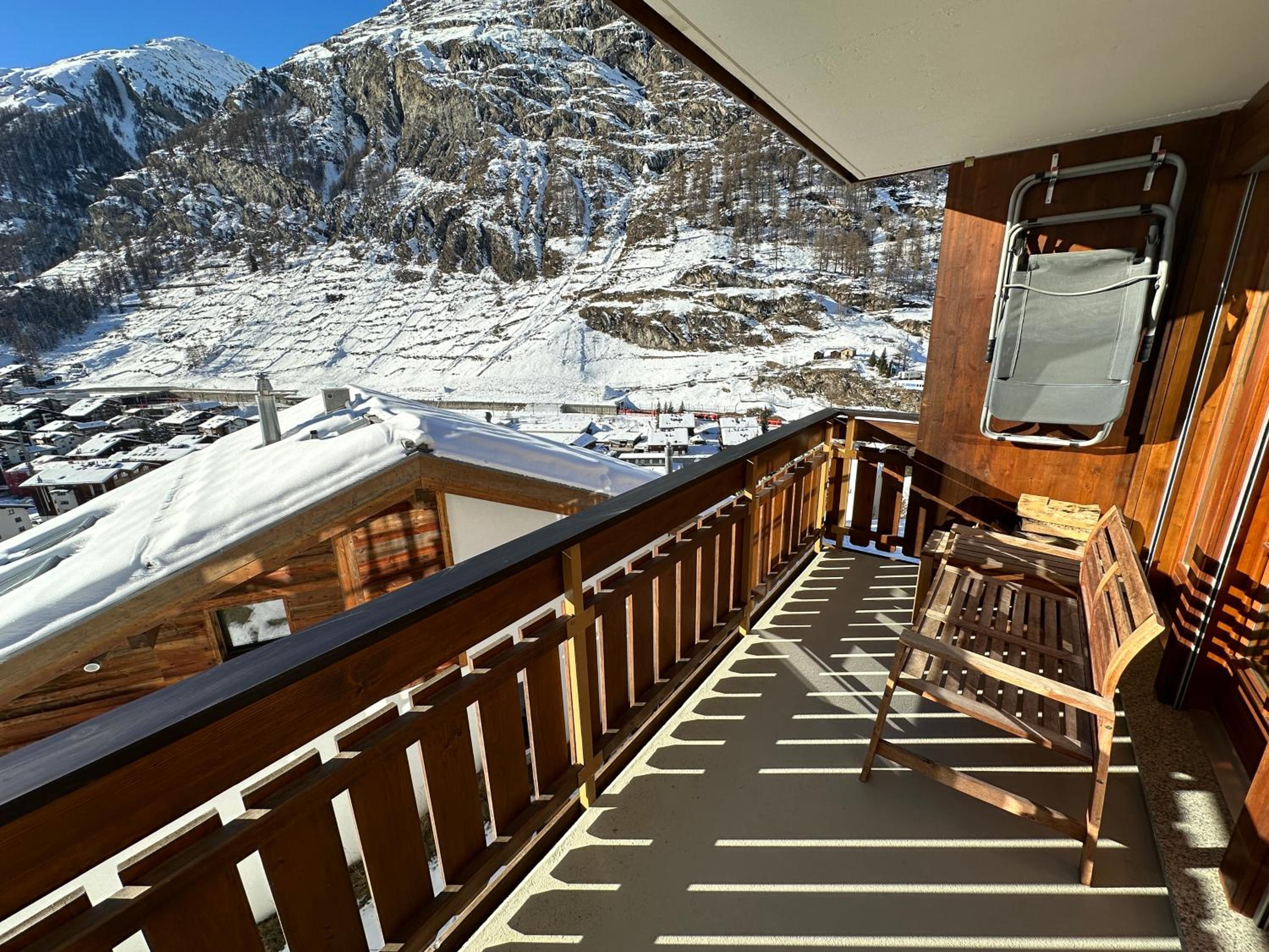 Modern self-catering apartment with Matterhorn views